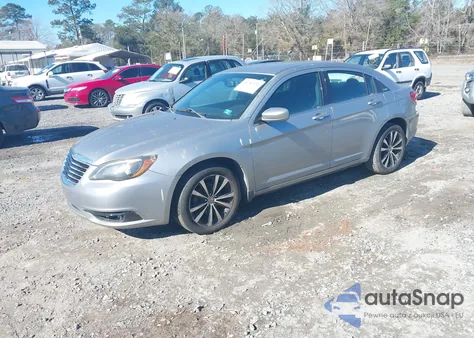 2014 Chrysler 200 Touring z USA, uszkodzony, nr VIN 1C3CCBBB1EN178769